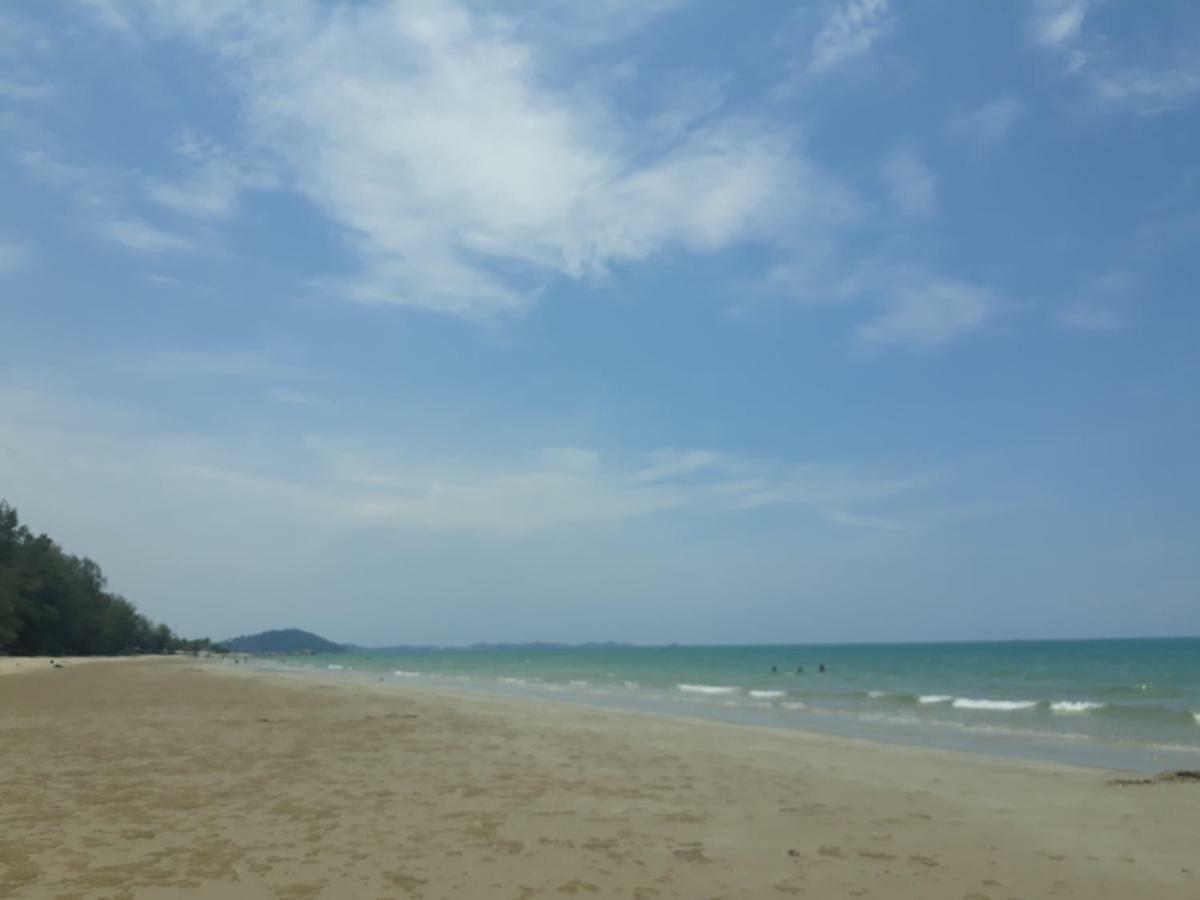 Mae Rampung Beach House คาราโอเกะและสระเด็ก Rayong Dış mekan fotoğraf